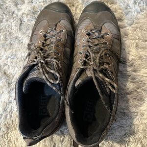 Oboz Men’s Low Hiking Boots. Men’s Size 14W